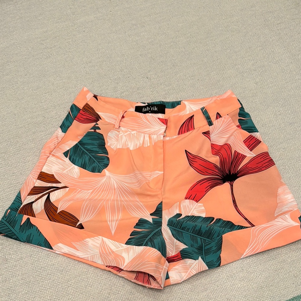 Fab'rik Women's Floral Peach Shorts